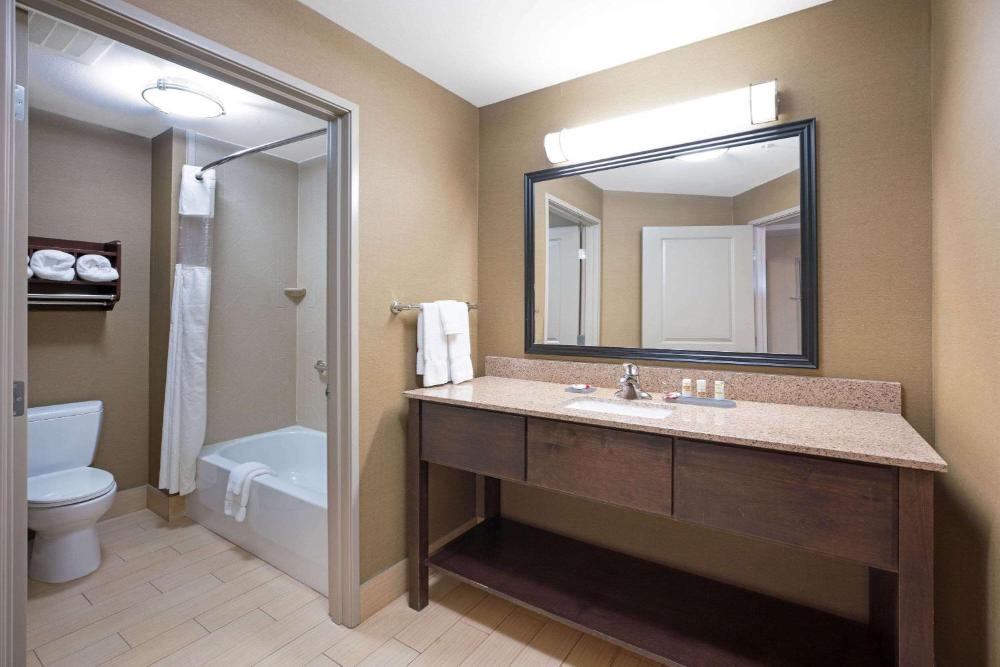 La Quinta by Wyndham Bellingham Image 37